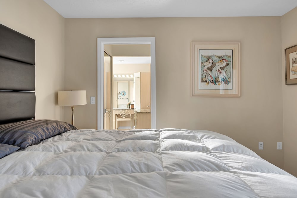 232 S Harbor Dr - Island Bay 3 Bedroom Home by RedAwning view 3