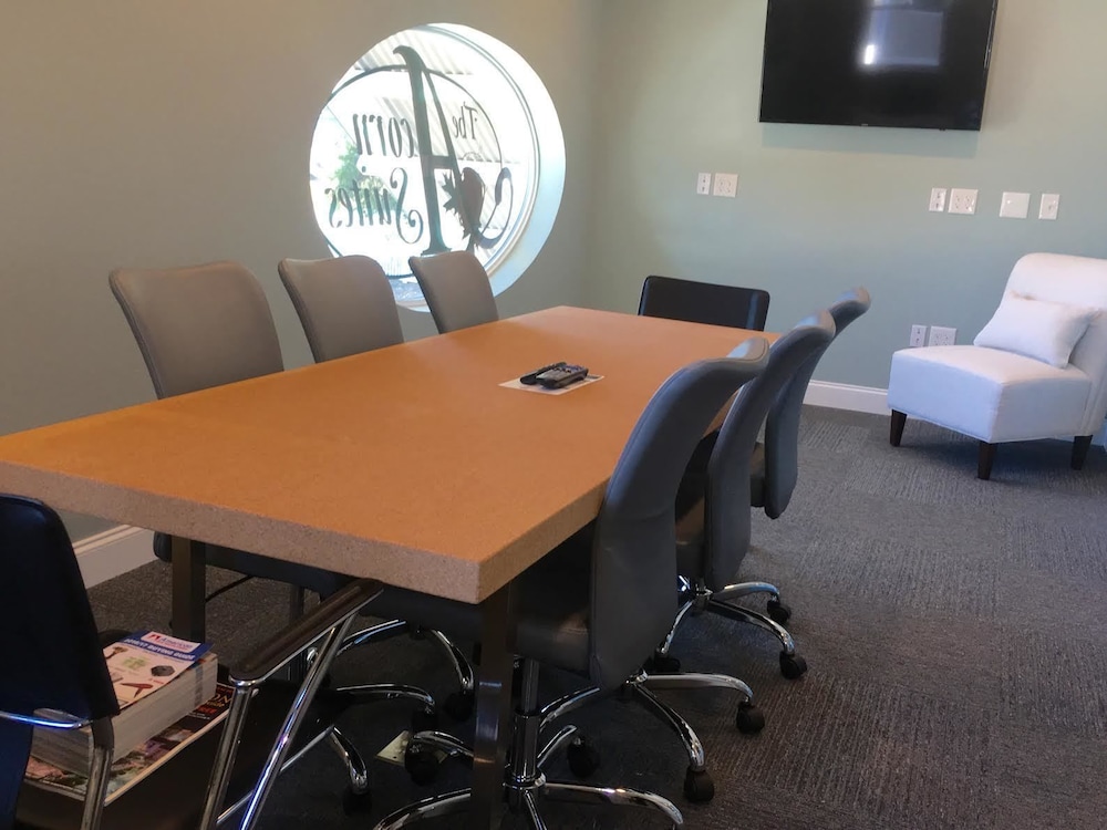 The Acorn Suites