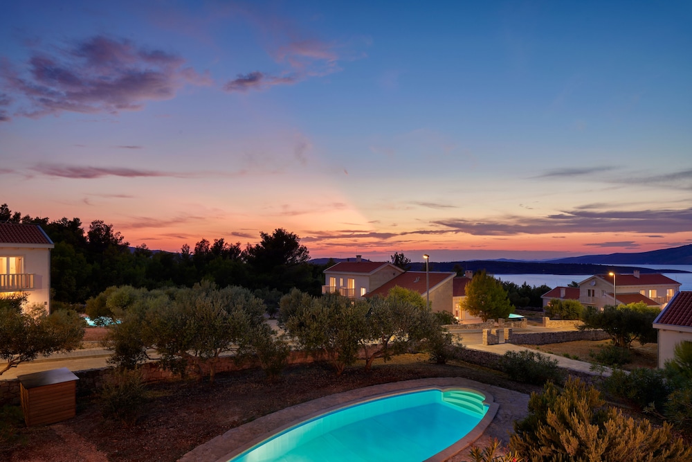 Luxury Villas Stari Grad view 4