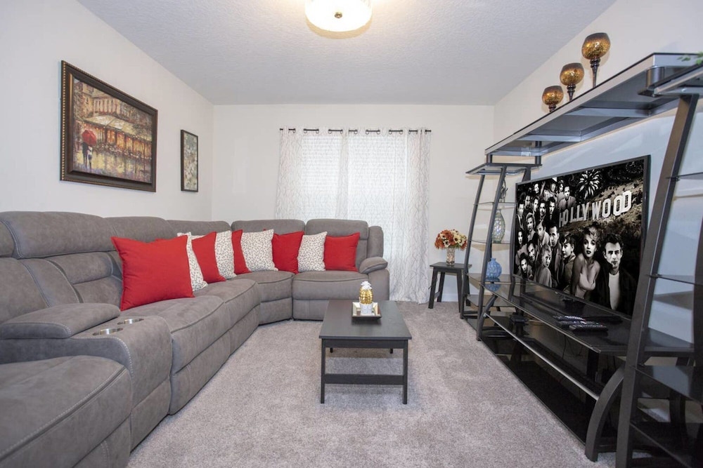 Spacious Home With a Large Pool Near Disney - Image 2