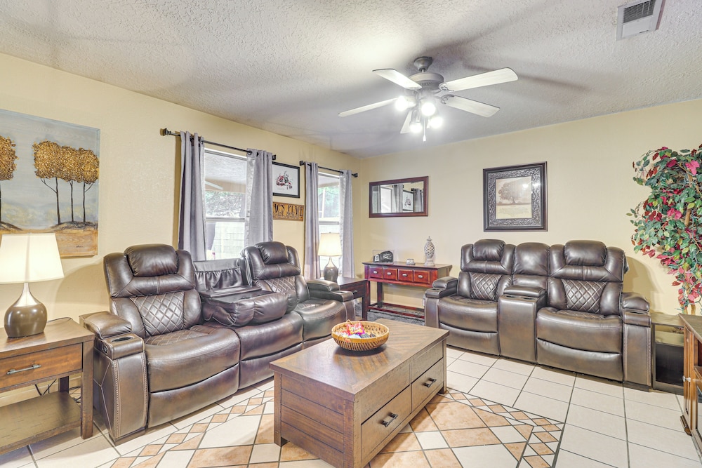 4 Mi to Old Town: Pet-friendly Home w/ Fenced Yard