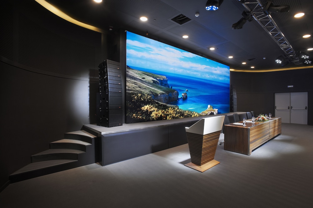 meeting & event spaces