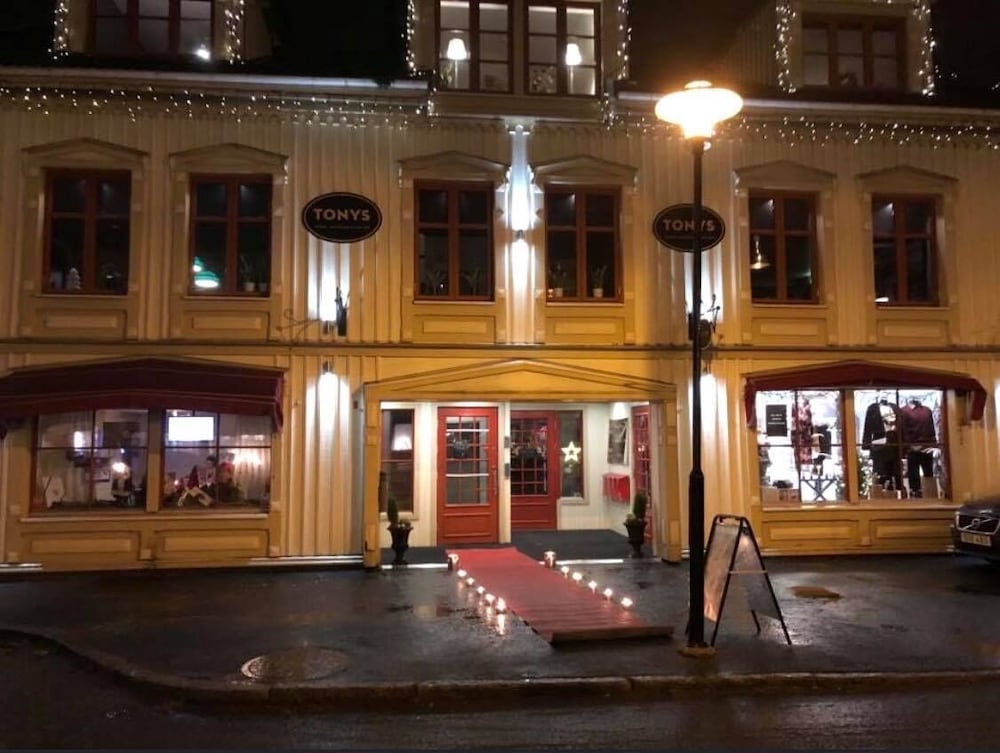 Tonys Restaurang & Pensionat view 4