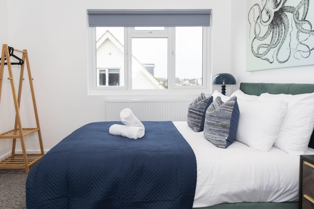 Ocean Side With Free Parking By My Getaways