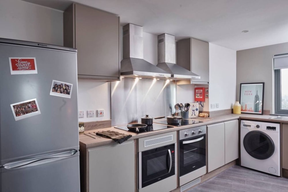 Charming Ensuite Rooms in Coventry view 4