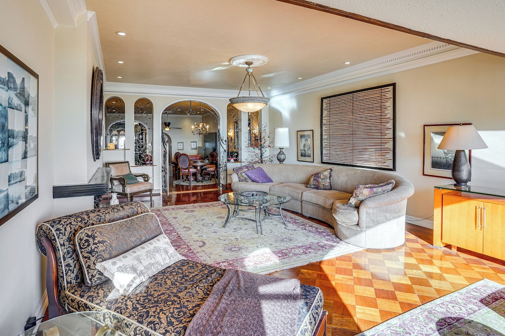 Beachfront Living in Long Beach: 2,500 Sq Ft Condo