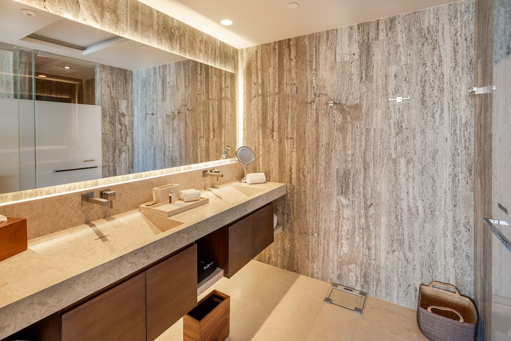 The Club at Solaz, Luxury Villas