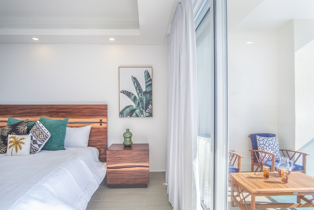 Beautiful 2 Bedroom Condominium Fully Equipped at the New Encantame Towers Verano 805