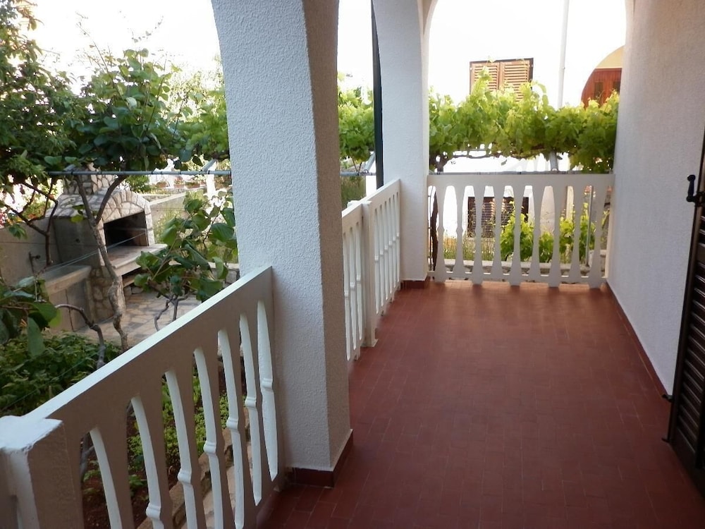 Tonia - Great Location & Afordable - A1 view 3