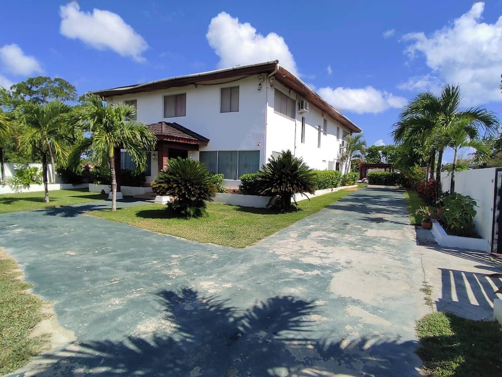 Natural Pool Villa Perfect for Families