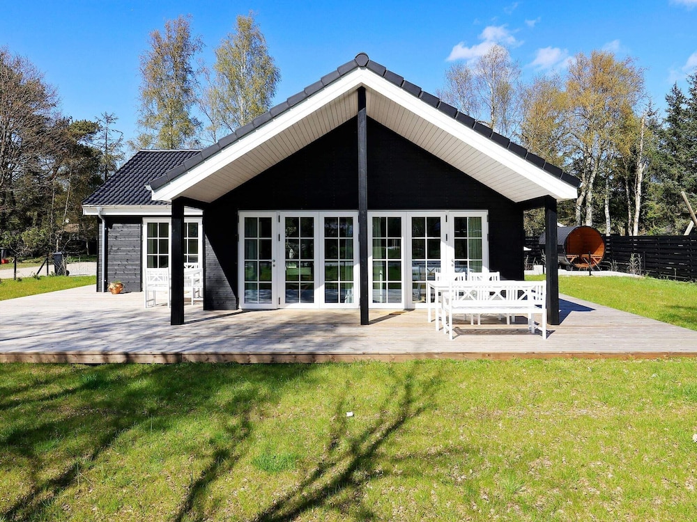 10 Person Holiday Home in Hals view 3