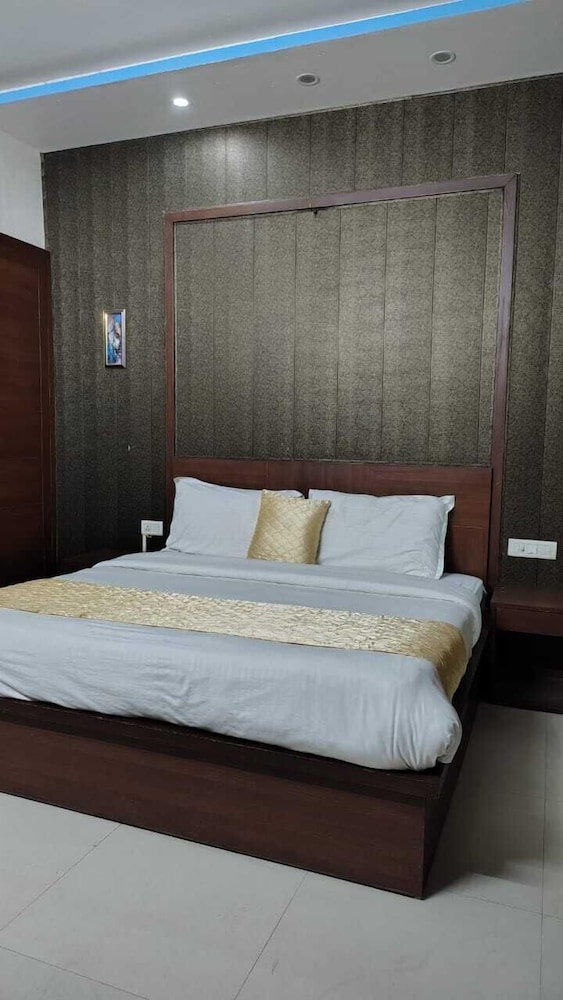 Hotel Green Lotus