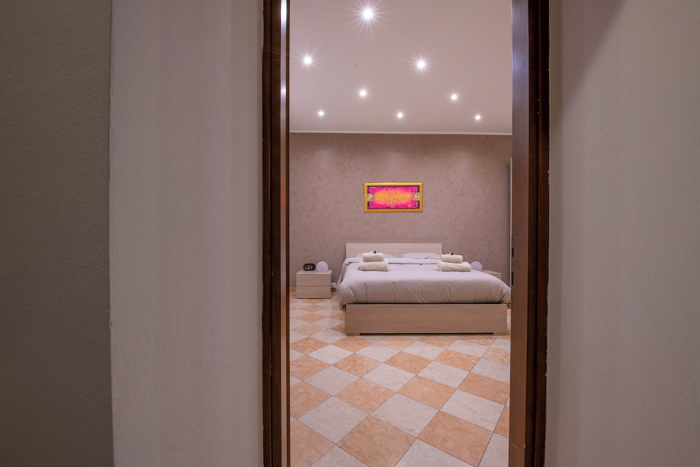 You & Me Corporation Home Verona Centro