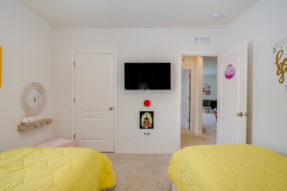 5 Bedroom 5 Bath Villa - Image 3