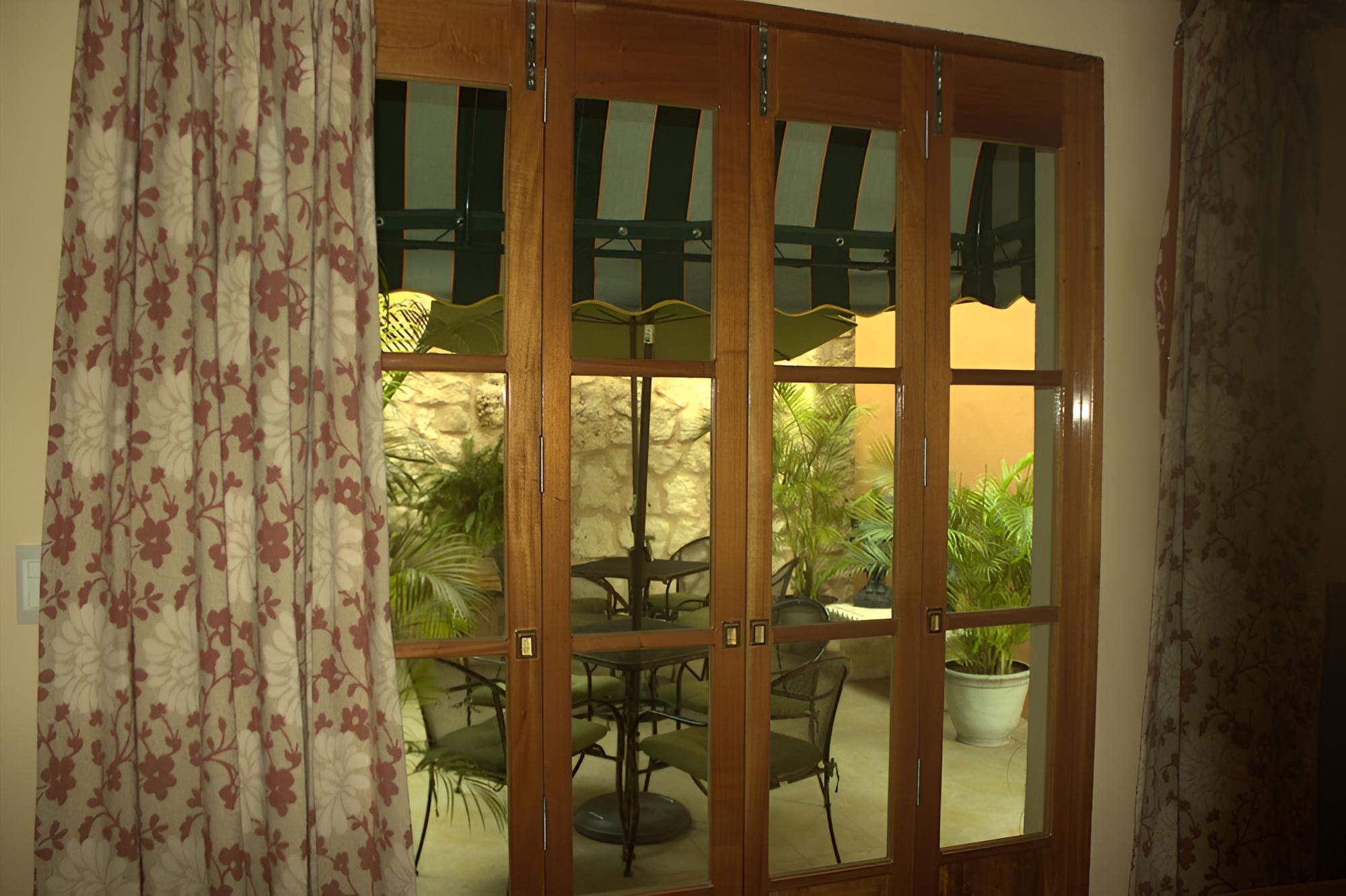Cancun International Suites