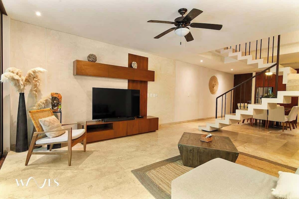 2 Br. PH W/private Pool in Luxury Gated Community