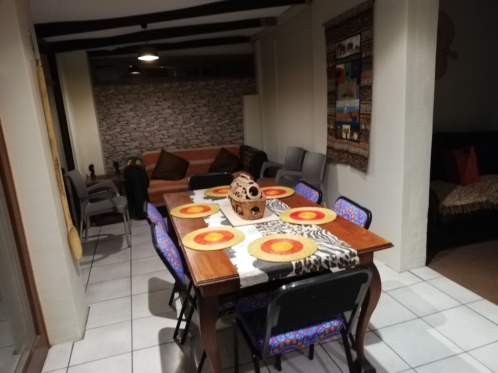 Inyathi Guest Lodge & Self Catering Chalets