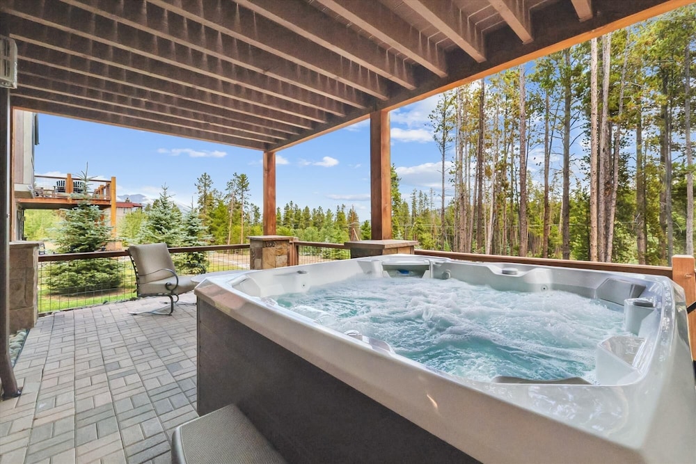 Breck Mountain Getaway 4 Bedroom Home