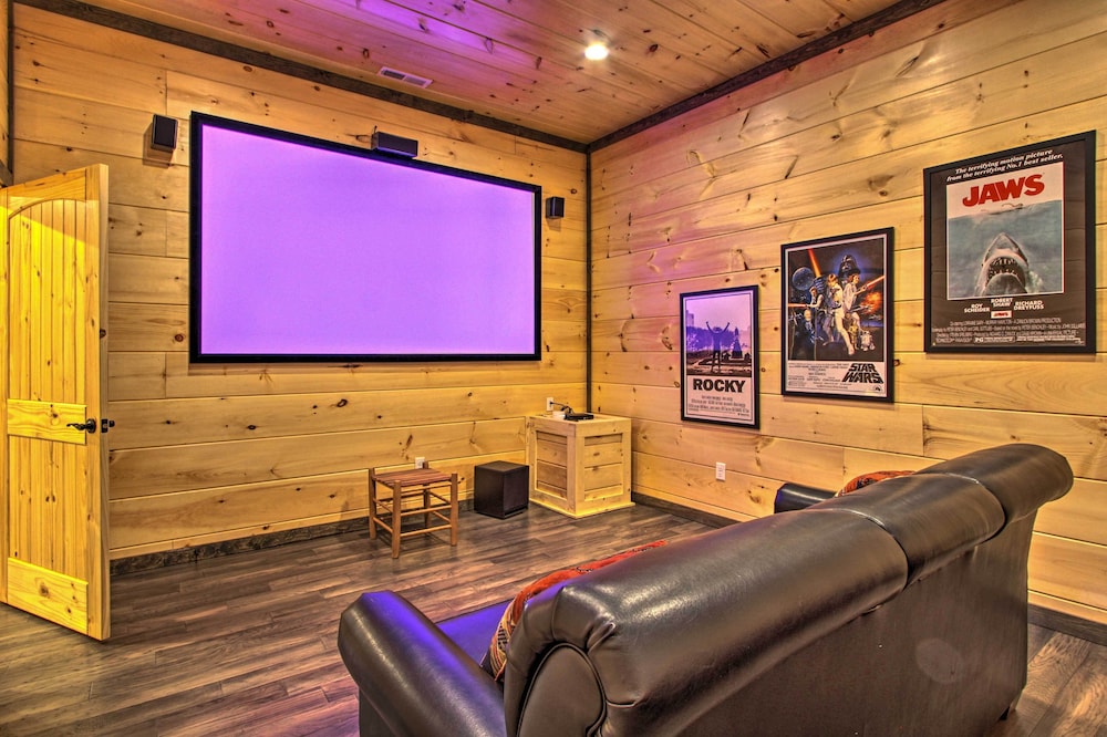 Luxe Cabin w/ Home Theater < 2 Miles to Gatlinburg view 4