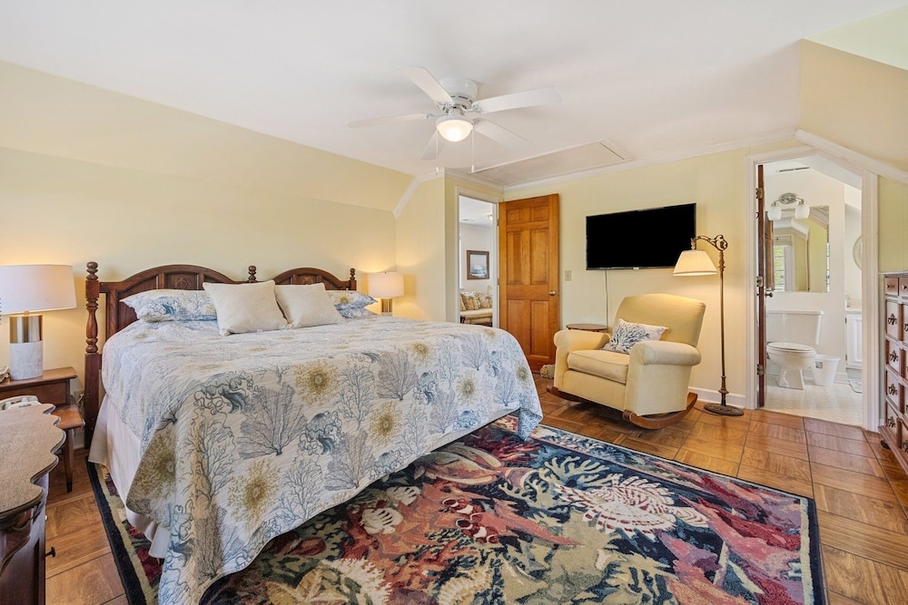 Berry Restful 5 Bedroom Home