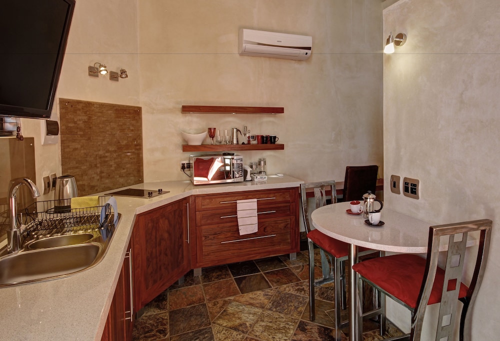 Hartmann Suites