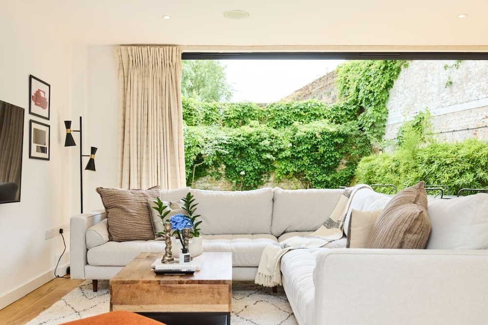The Putney Wonder - Dazzling 3bdr Flat With Garden