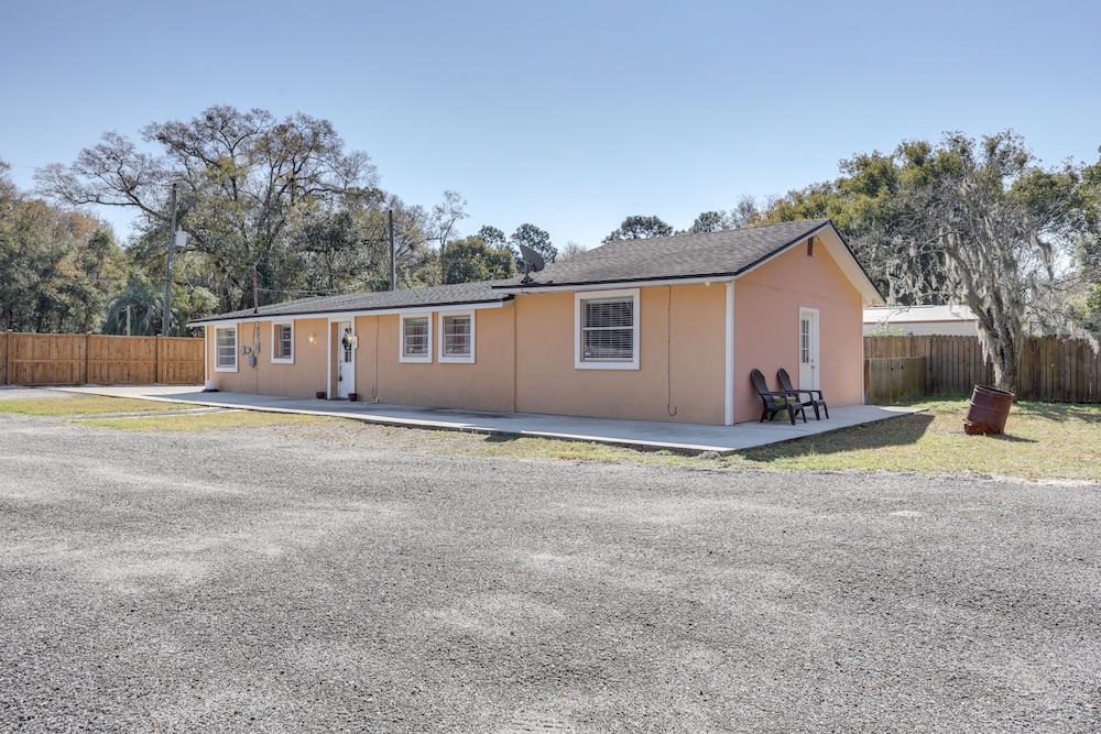 Cozy Jacksonville Home ~ 12 Mi to Downtown!