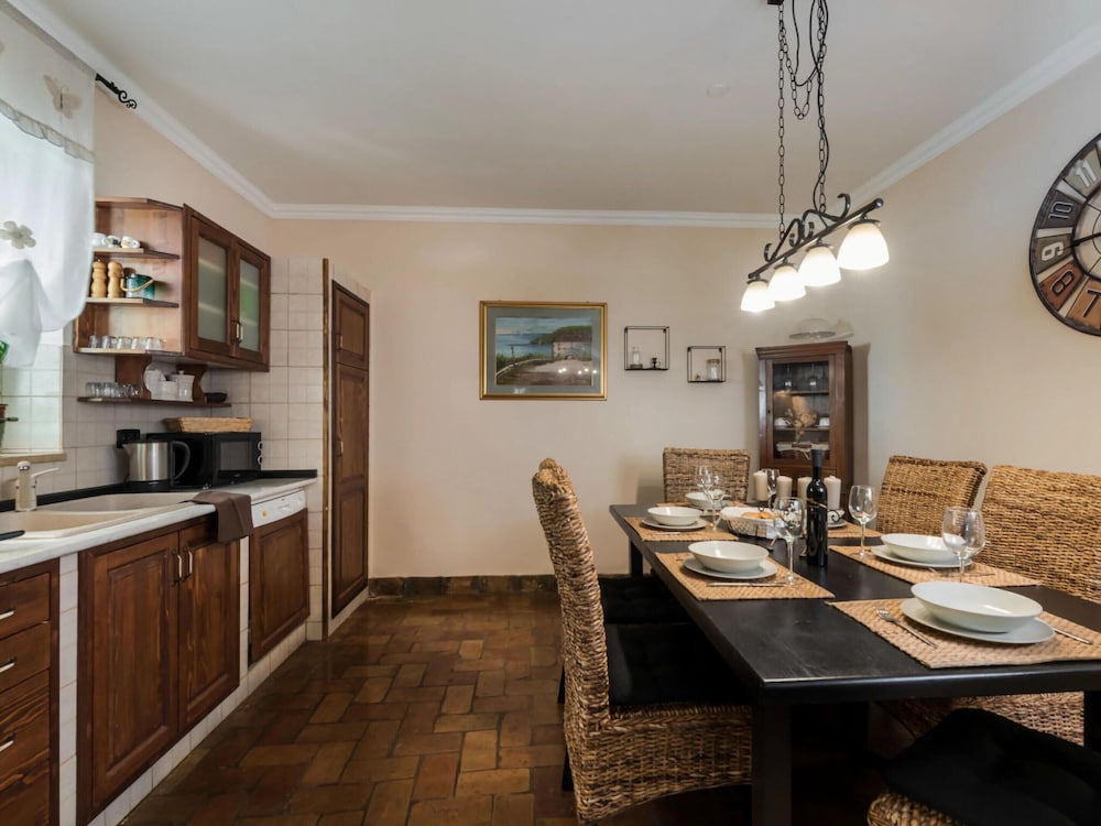 Charming Apartment in Rasa-labin view 5