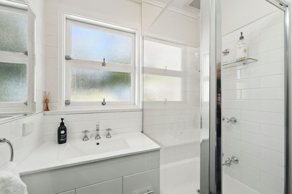 Coningham Beach House - 3 Bedrooms