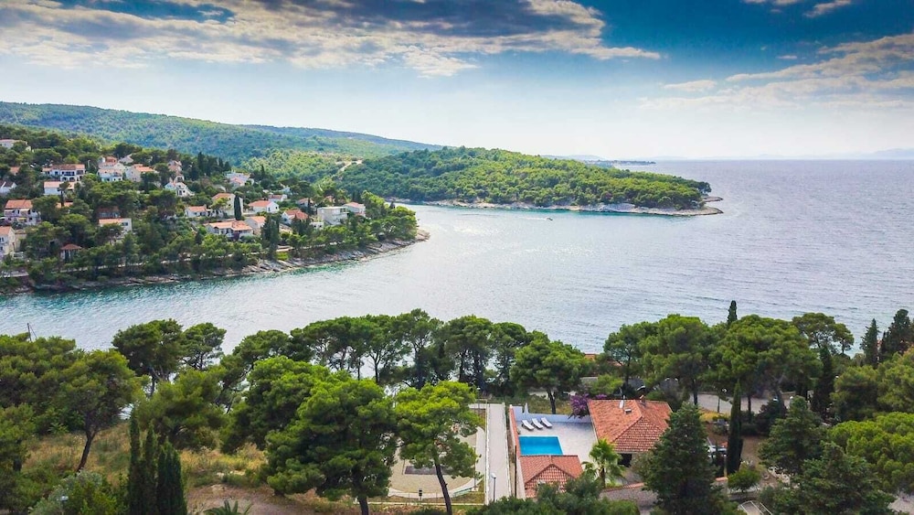 Supetar Vacations - Beautiful Villa With Breathtaking Views - Property Image 4