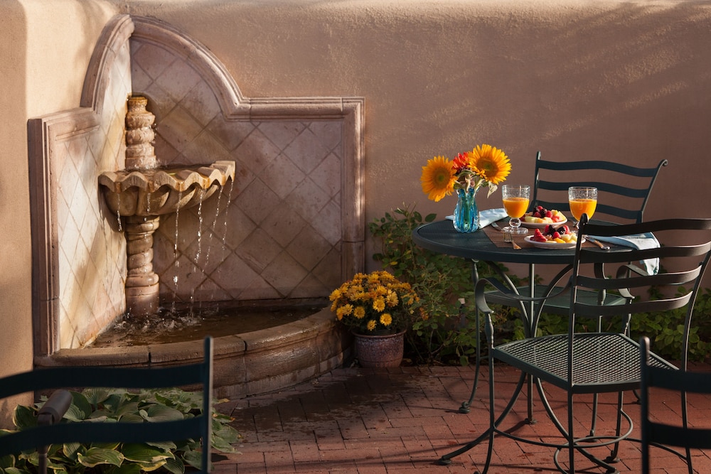 El Farolito Bed & Breakfast Inn