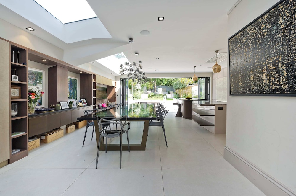 7bed Notting Hill W/garden, Games Room & Parking
