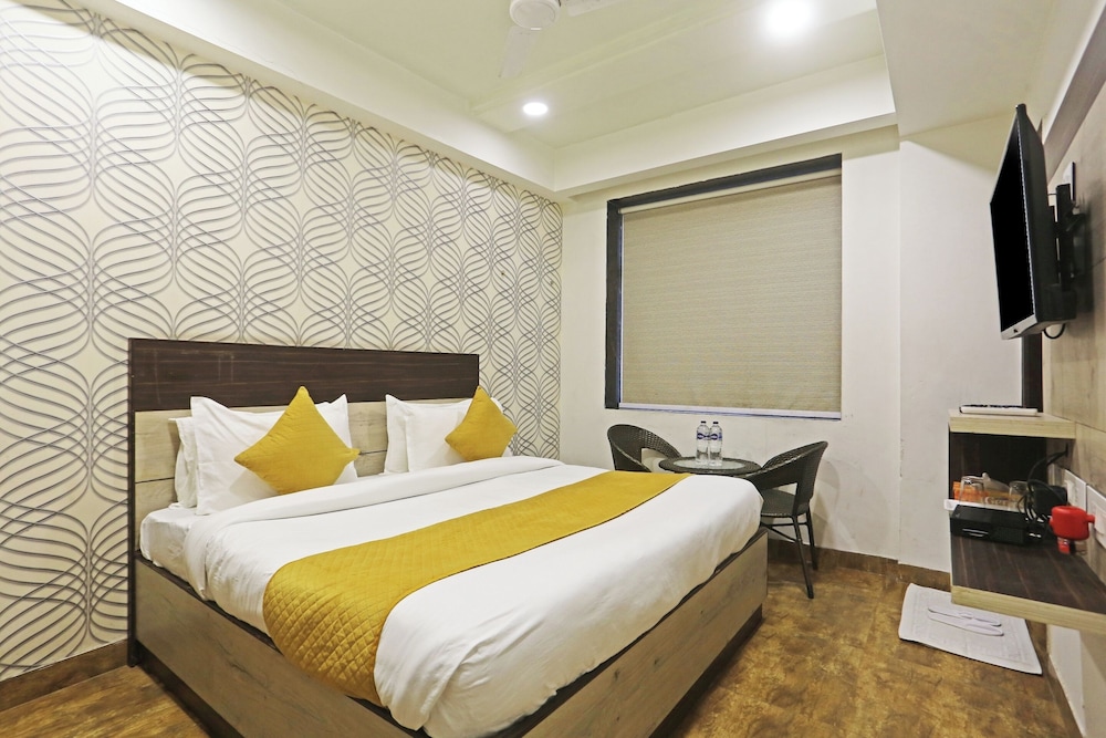 Hotel Aerostar Gold Near Yashobhoomi