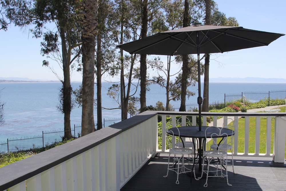 Monarch Cove Inn