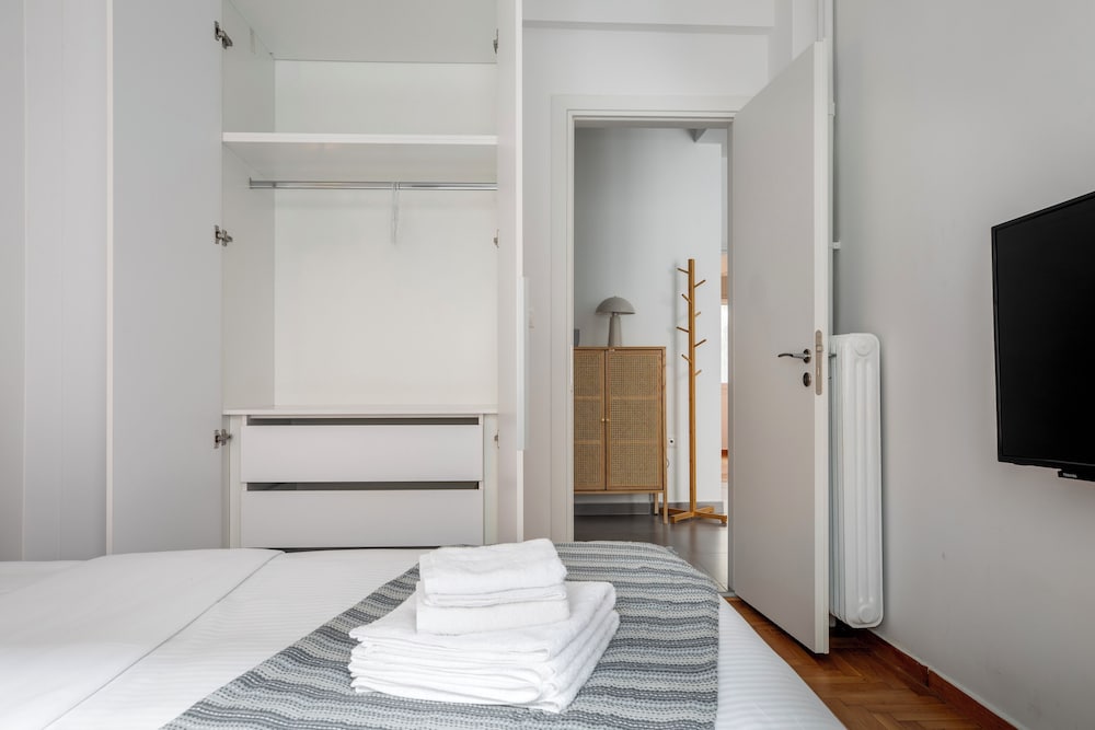 Selesta - 2 Bedroom Apartment in Athens