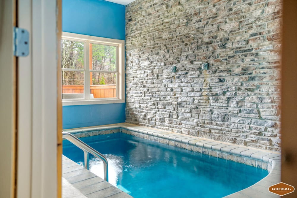 Rustic Mountain Retreat by Ghosal Luxury Lodging - Property Image 16