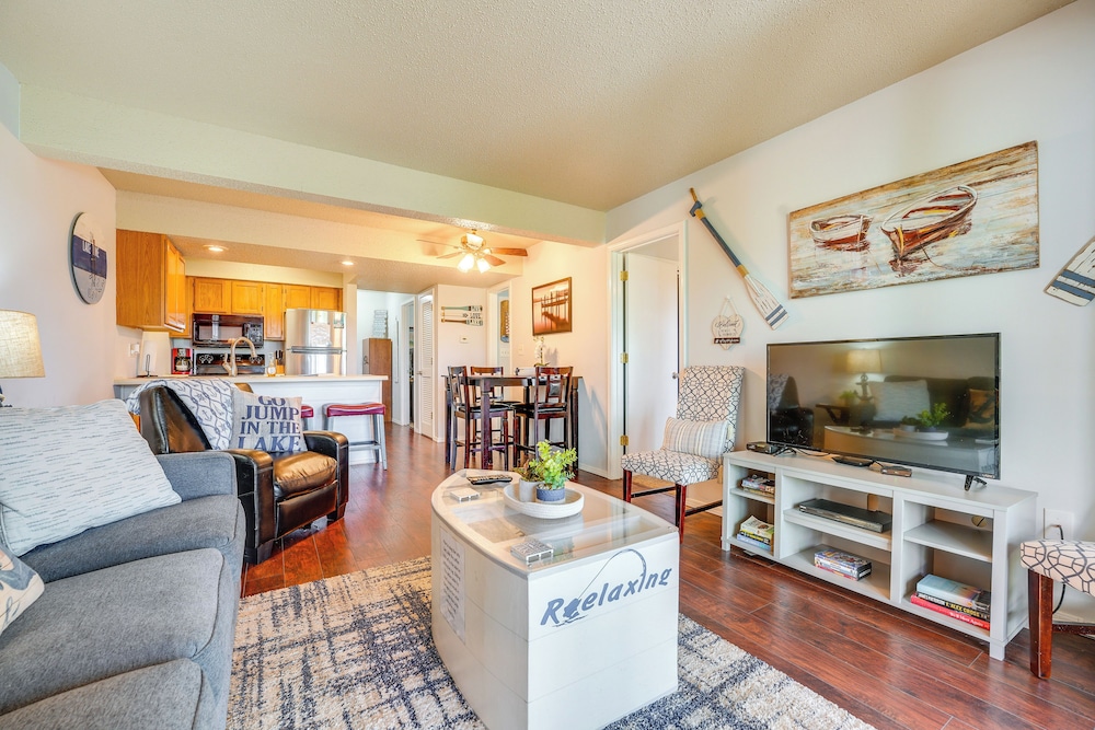 Branson Vacations - Reed Springs Condo w/ Furnished Deck  Pool Access - Property Image 1