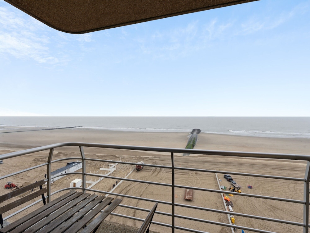 Cosy Studio With sea and Beach Views