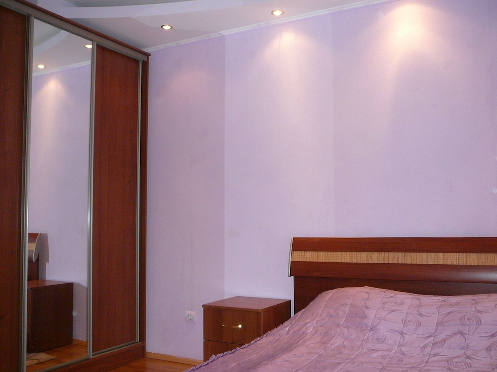 Apartment on Malygina 14 view 3