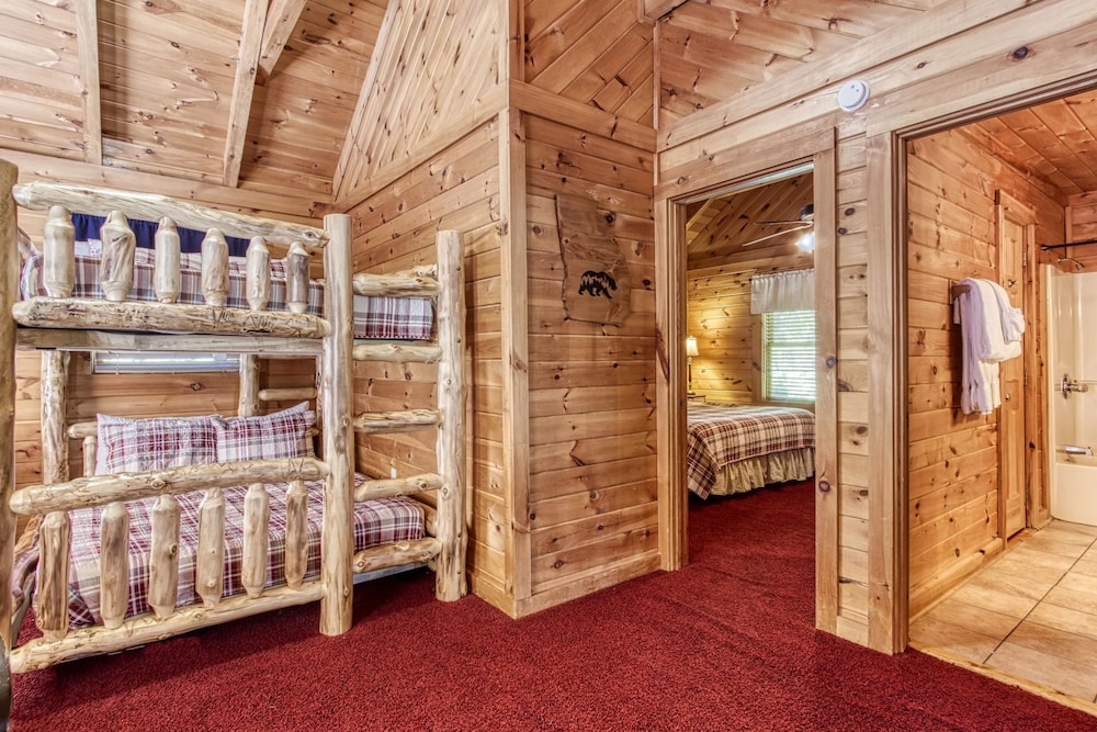 Er1 - Smoky Mountain Escape Great Location - Close To Town! 3 Bedroom Cabin by RedAwning view 5