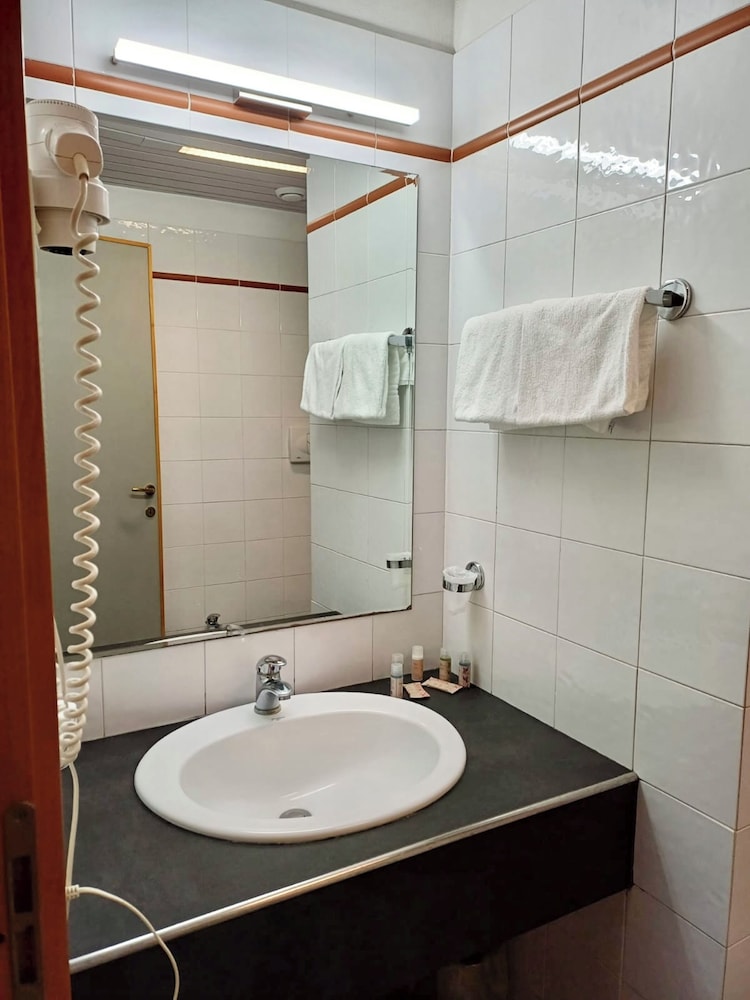 Hotel with swimming-pool in Arborea photo 2
