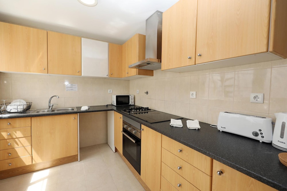 Z 04 - Bedroom 4 in Gil Vicente Guest Rooms
