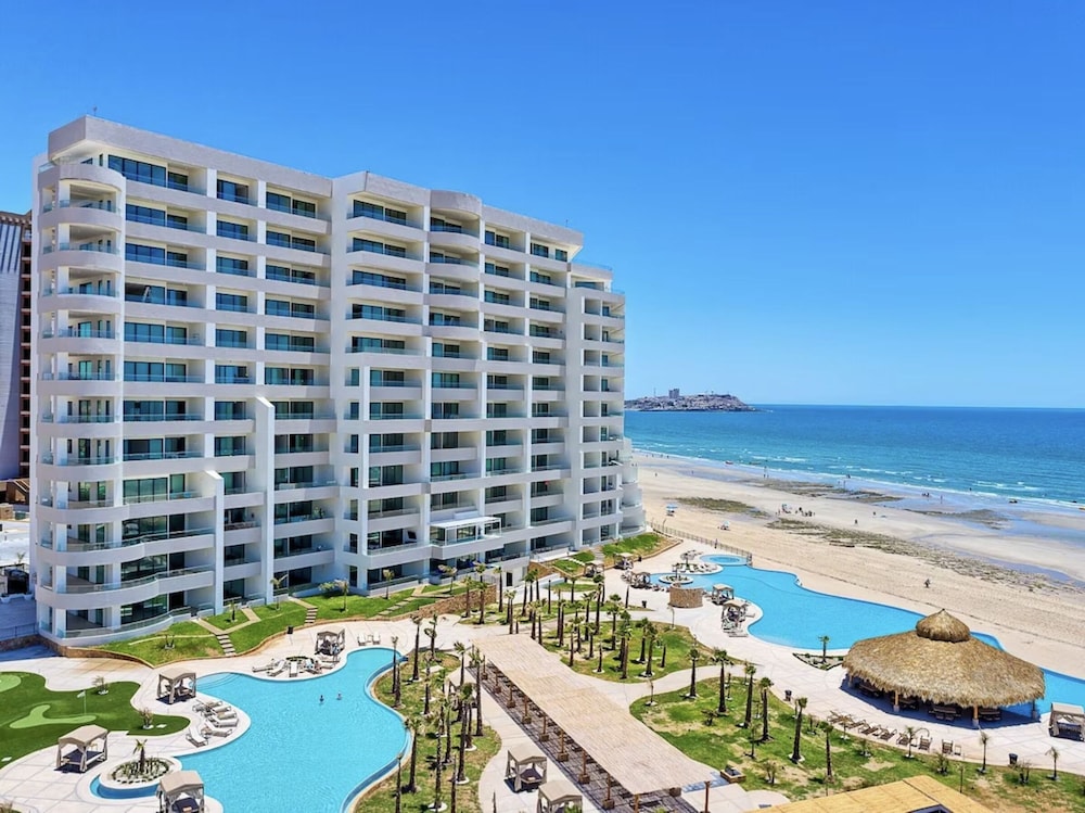 Luxury New Oceanfront Condo 5BR Sleeps 12