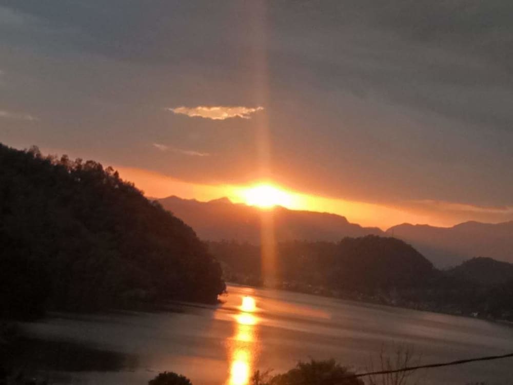Begnas Lake front guest house