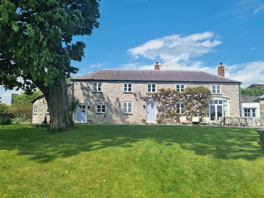 Ystrad Bach