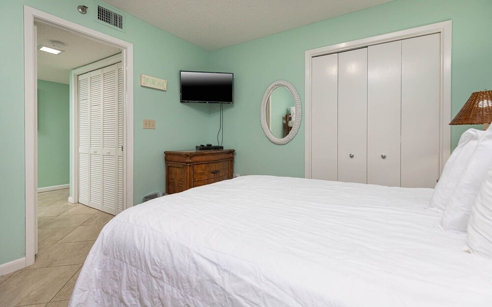 Phoenix East 211 3 Bedroom Condo