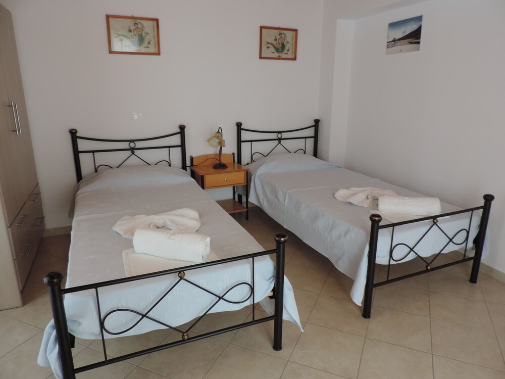Pelagos Rooms 10m from Gyrismata Beach view 2