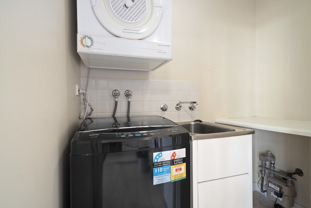 Bright 2-bed Apartment Near Wentworth Point Sights