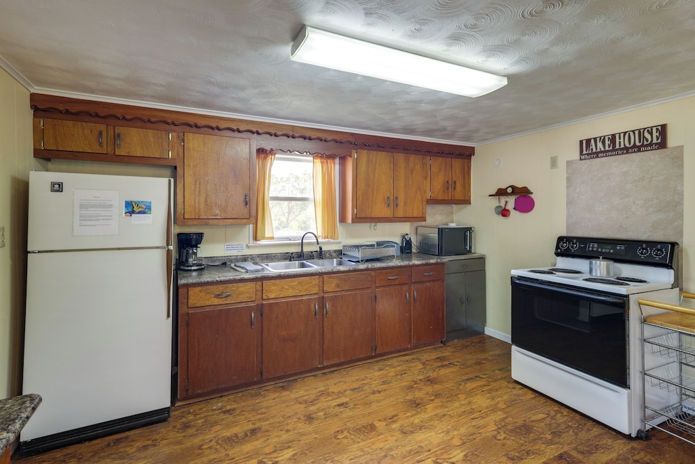 Hike From Your Door! Pet-friendly Whitney Home