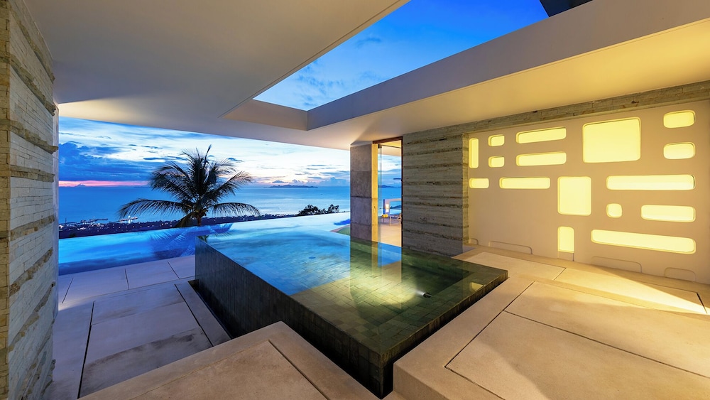 Villa Splash view 2